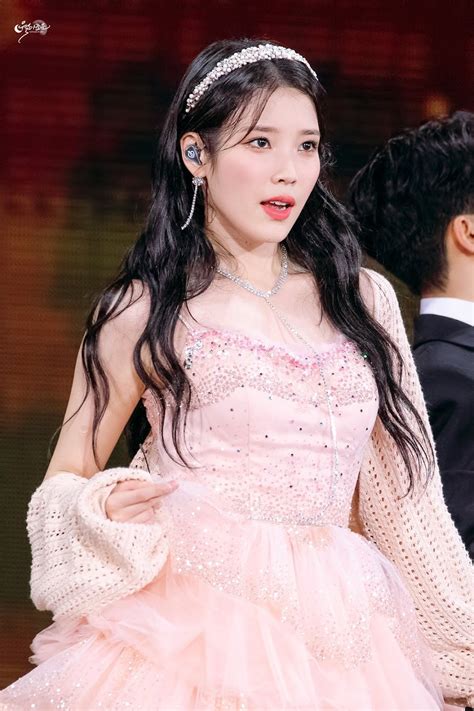 iu outfits